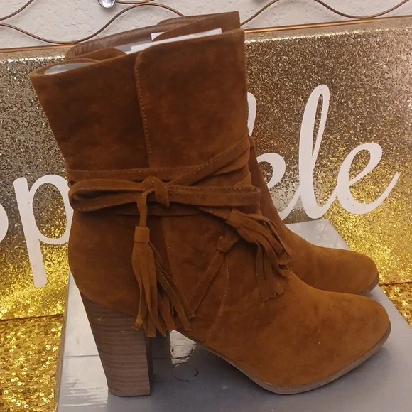 Faux Suede boots - Picture 2 of 4